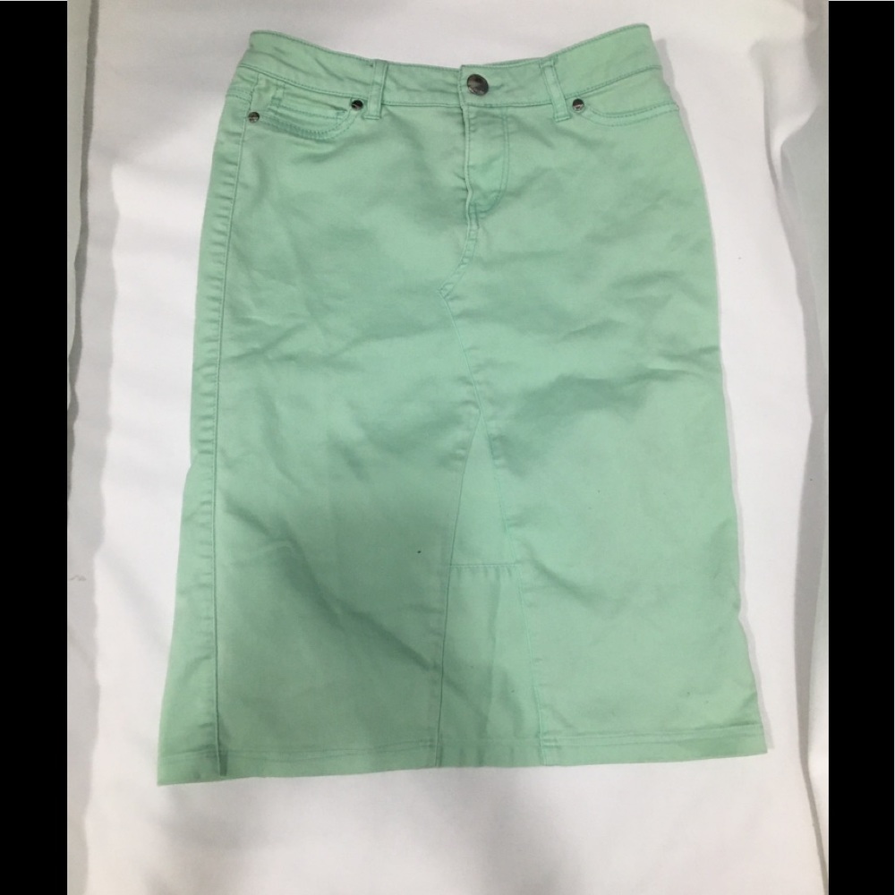 Express jean skirt super cute size 8